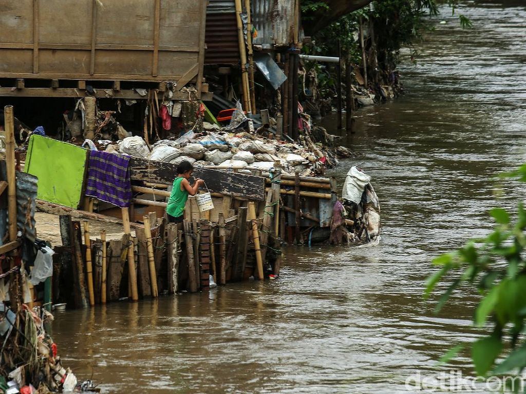 Jokowi Sebut Rusun Pasar Rumput Bisa Tampung Warga Bantaran Ciliwung